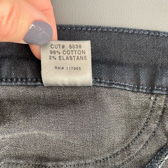 J Brand Legging in Vox Revolve Dark Wash - Picture 9 of 10